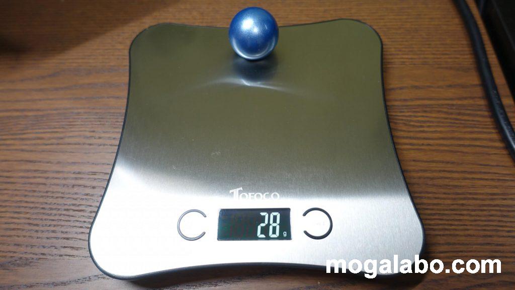 ボールの重さは約28g