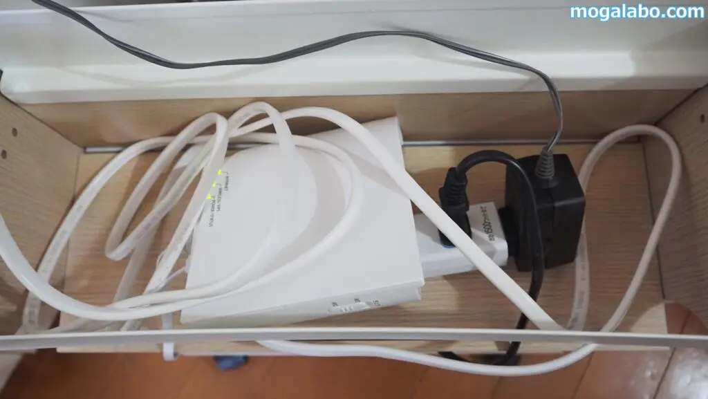 上部にルーターを収納
