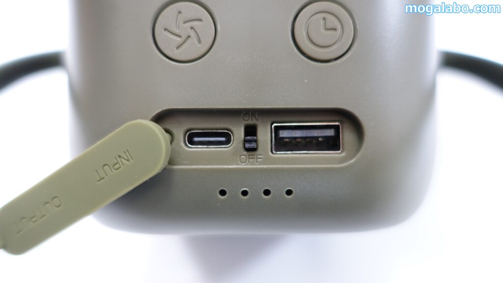 電源ボタンとUSBポート