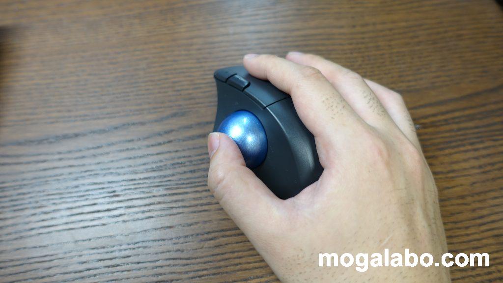 親指操作タイプのトラックボールマウスとは？