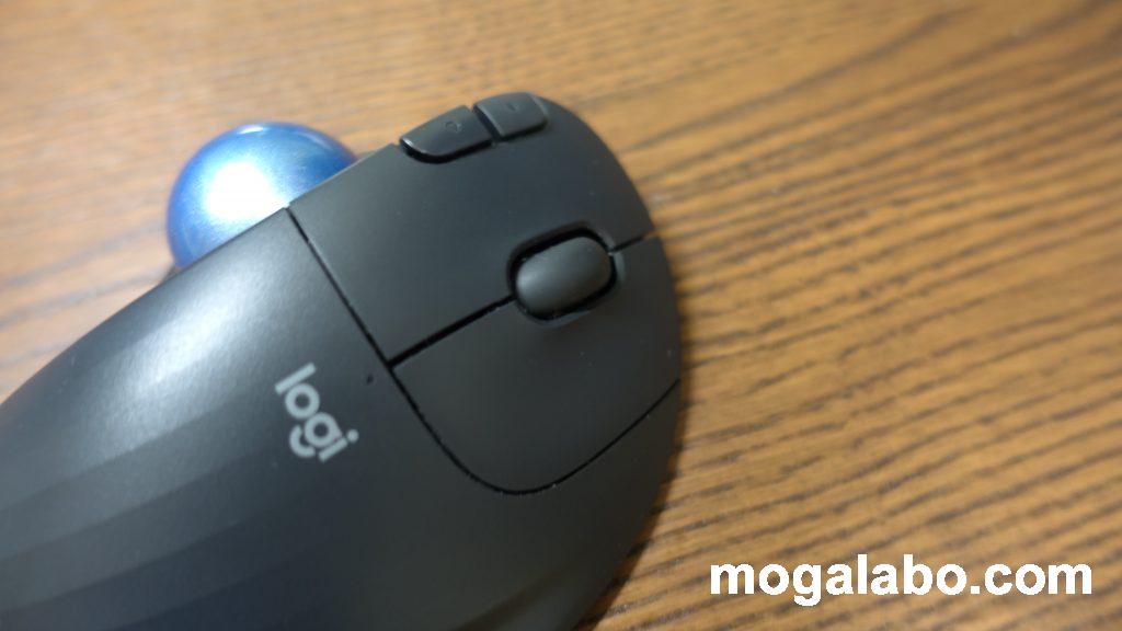 通常、マウスではwebページ等のスクロールではホイールを回します。