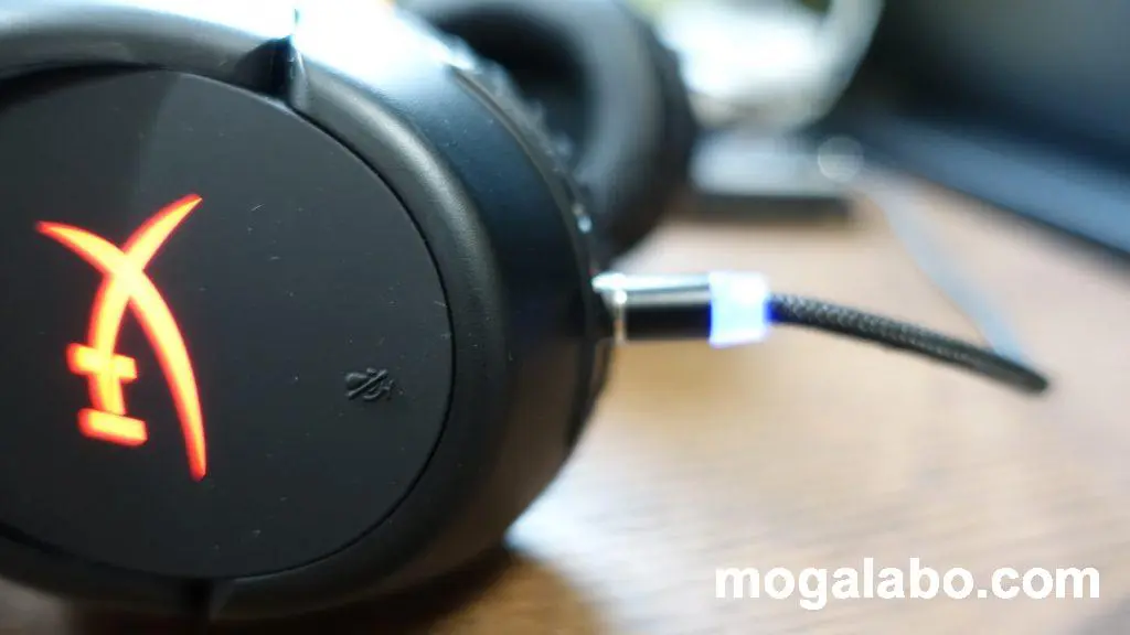 ケーブルをつなげました。きちんと充電されています。