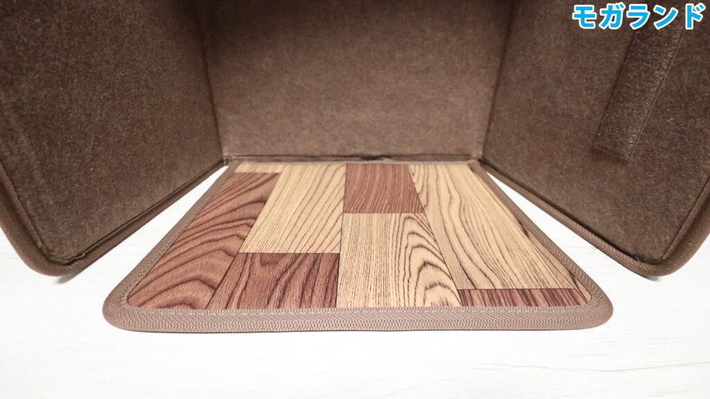 底面のパネルのみ木目調